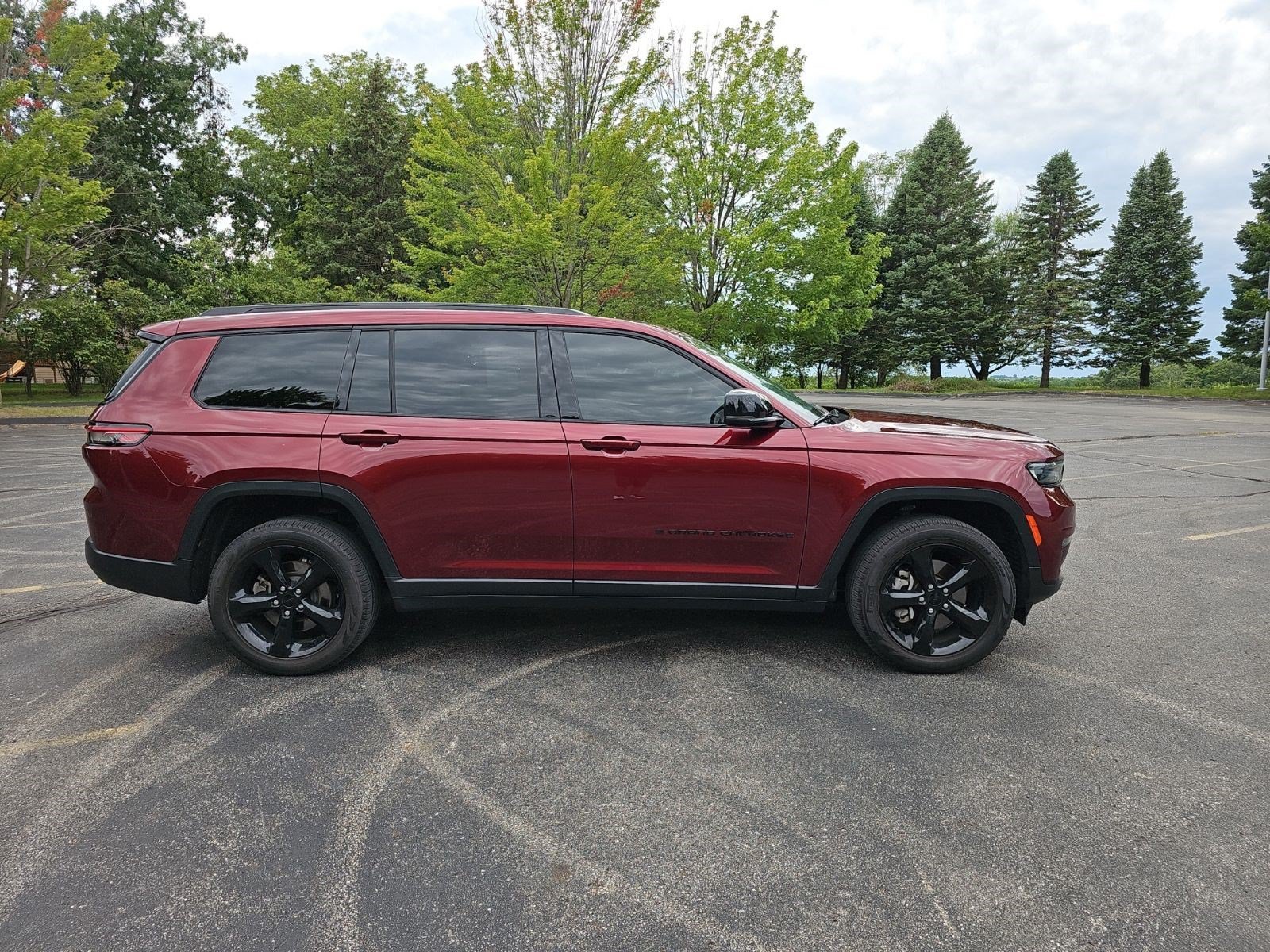 Certified Used 2024 Velvet Red Pearlcoat Jeep Limited image 6