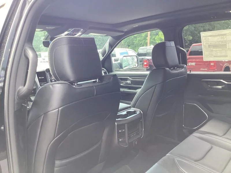 New 2026 Diamond Black Crystal Pearl-Coat Exterior Paint RAM Laramie image 19