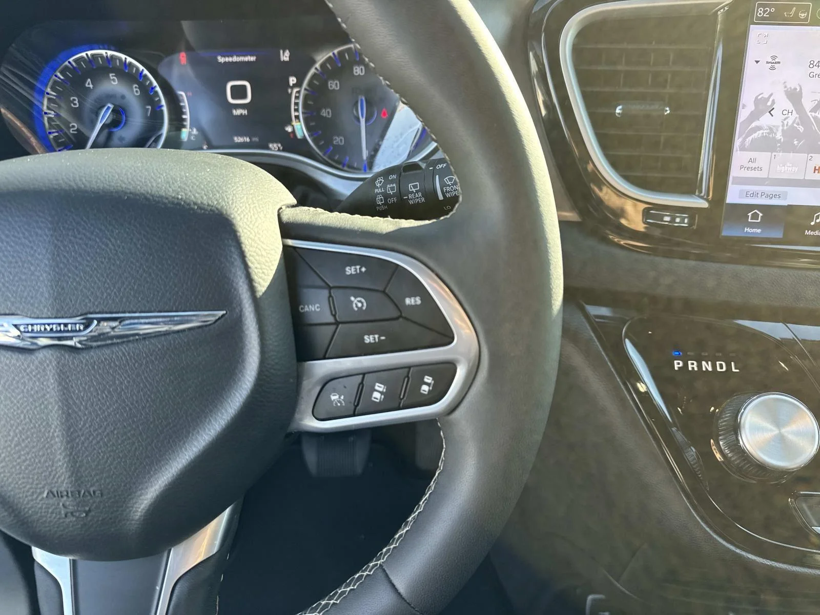 2025 Chrysler Pacifica Select - Photo 23