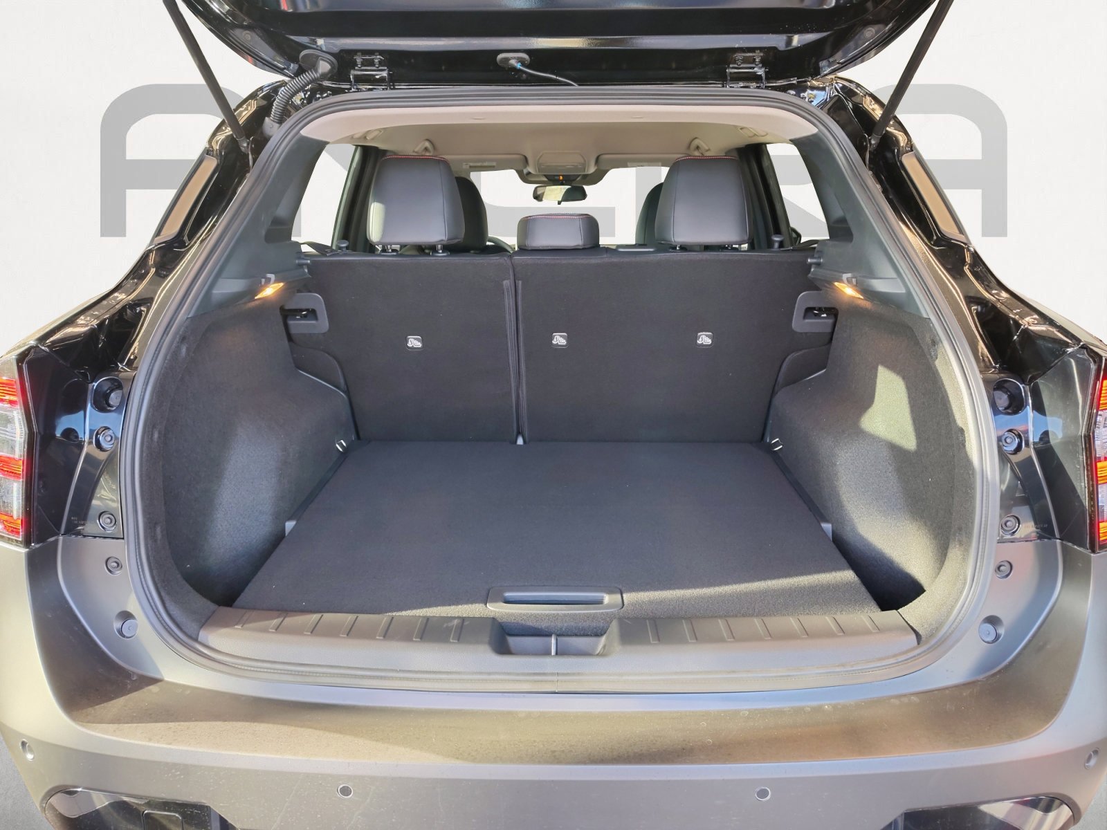 2026 Nissan KICKS SR - Photo 13