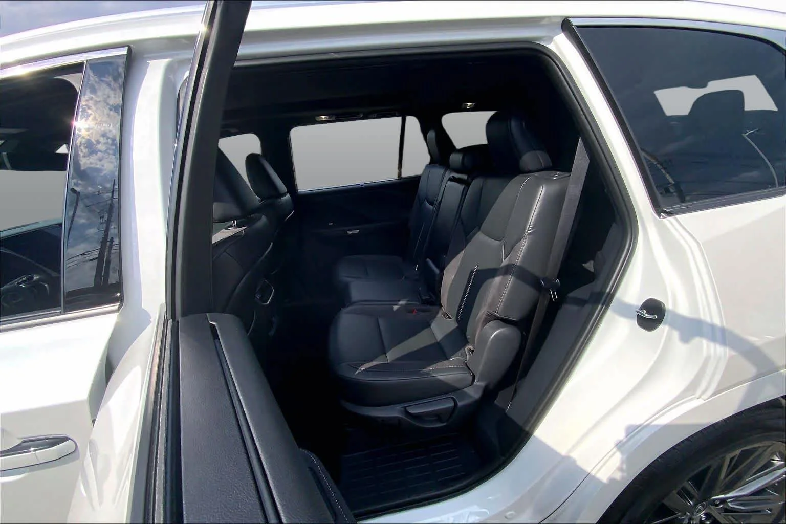 Certified Used 2025 WIND CHILL PEARL Lexus Luxury image 21