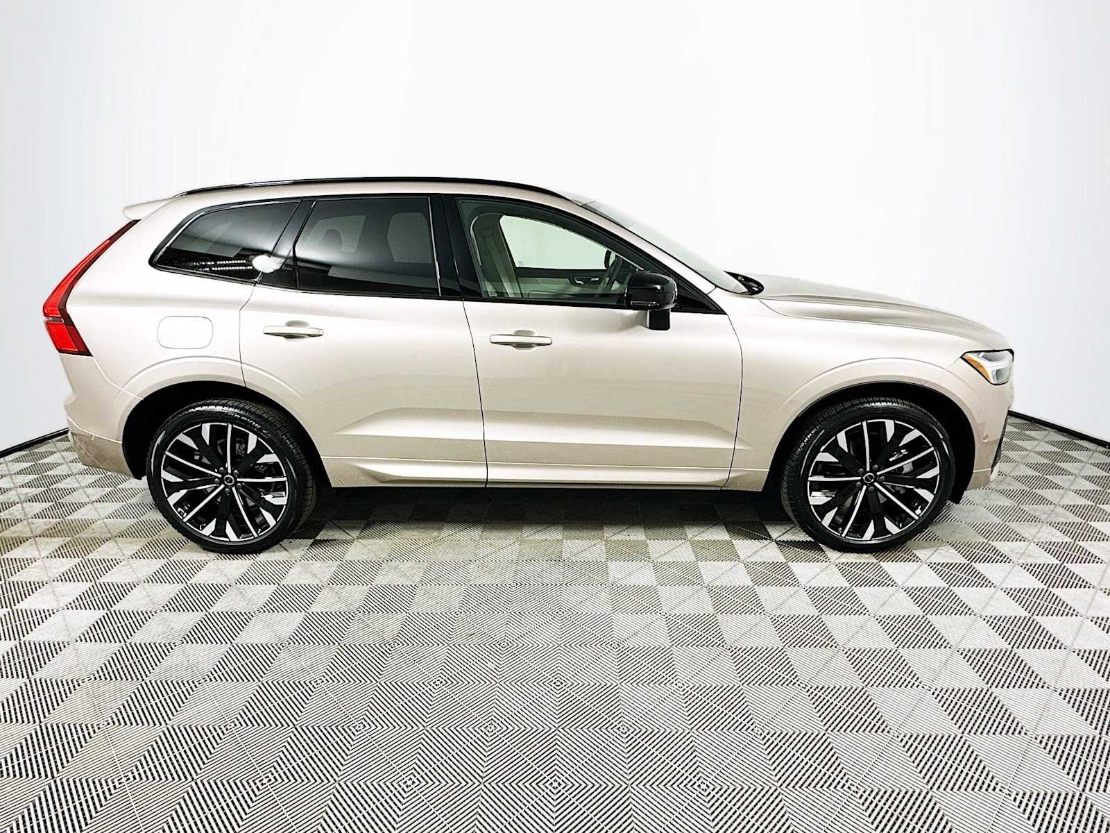 New 2026 Bright Dusk Volvo Ultra image 8