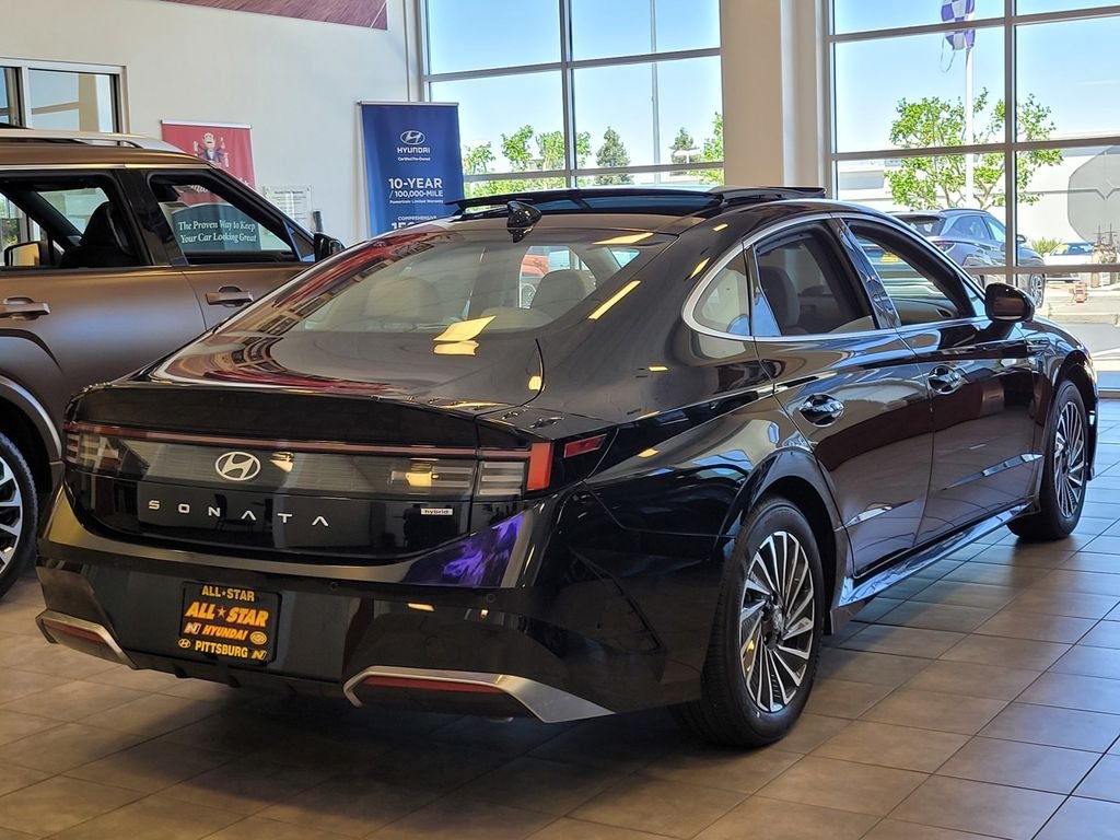 New 2026 Black Hyundai Limited image 3