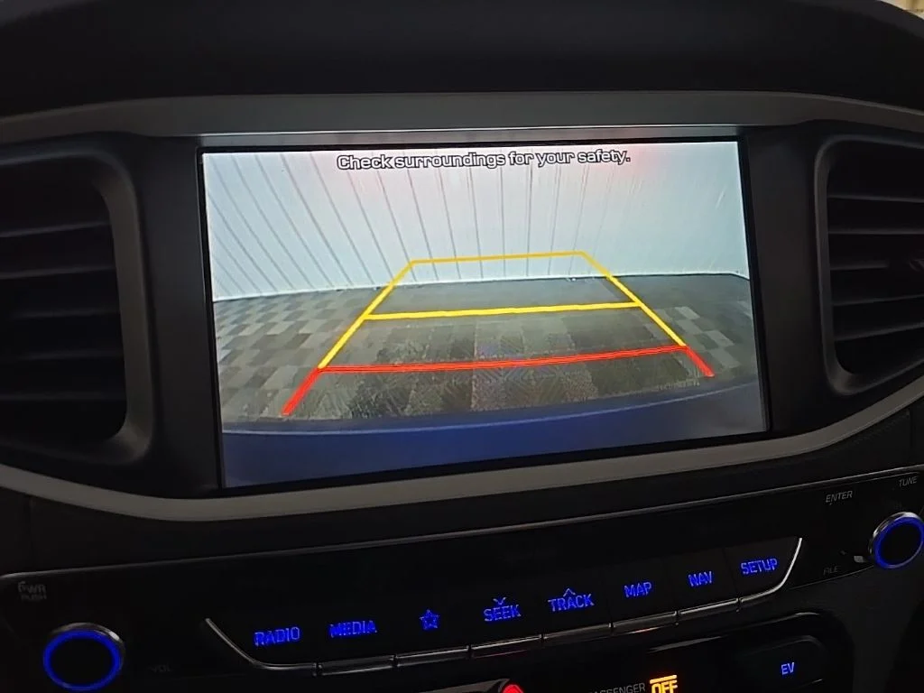 Used 2019 Intense Blue Hyundai Limited image 19