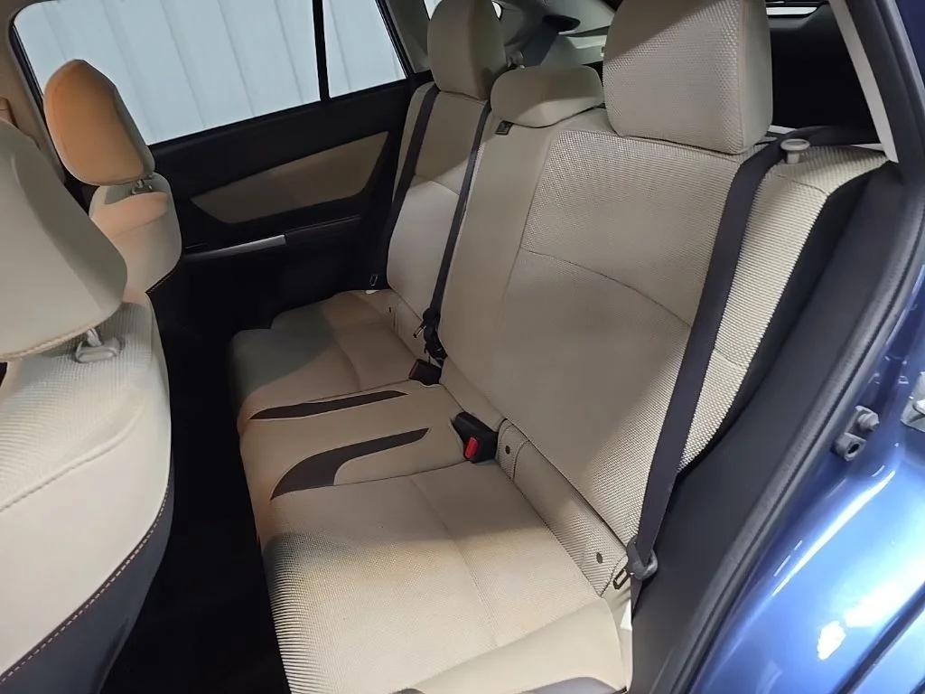 Used 2016 Blue Subaru 2.0i Premium image 31