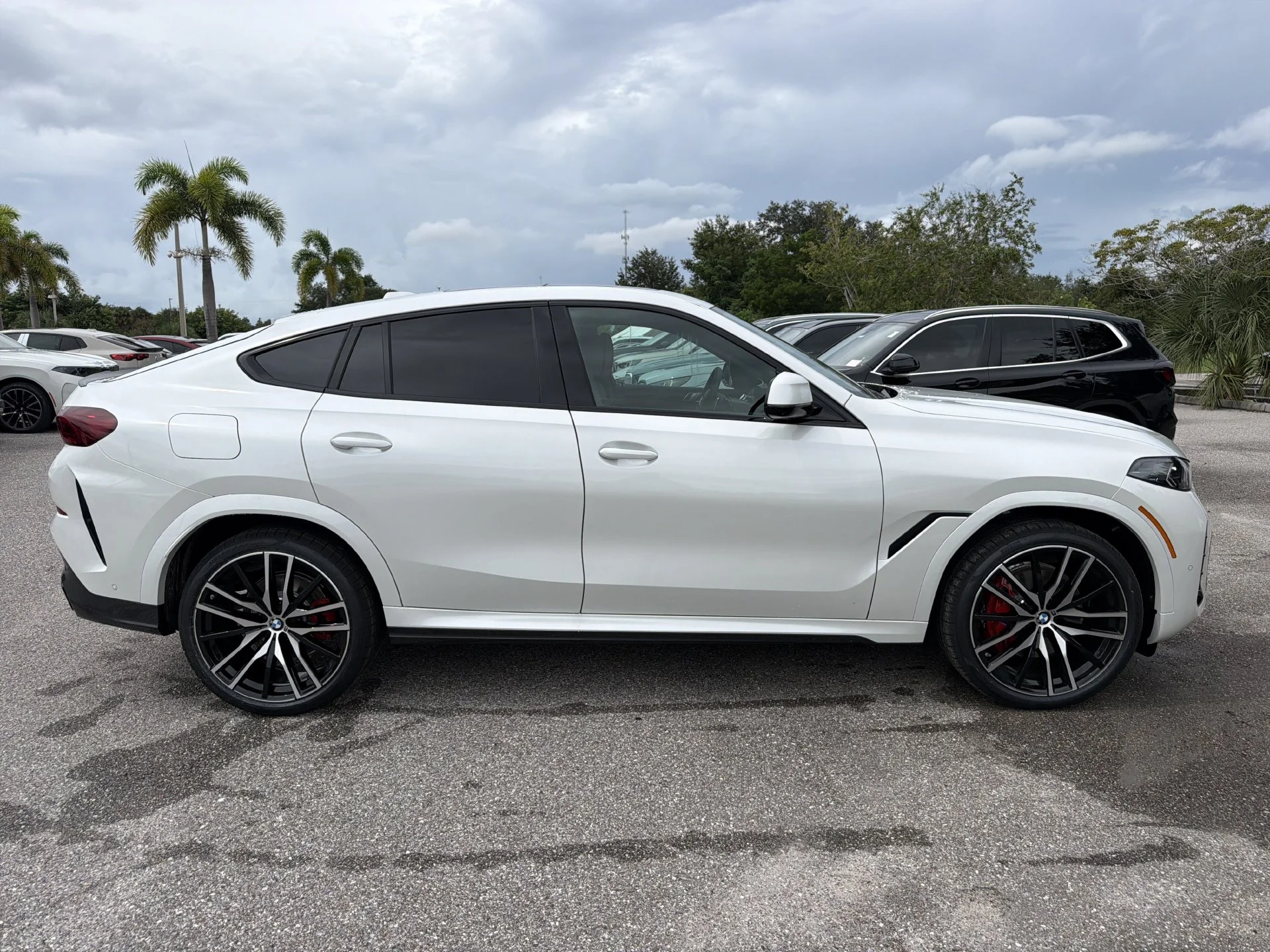 New 2027 Mineral White Metallic BMW xDrive40i image 3