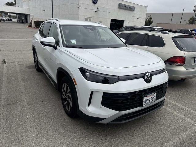 2026 Volkswagen Tiguan 2.0T S's photo