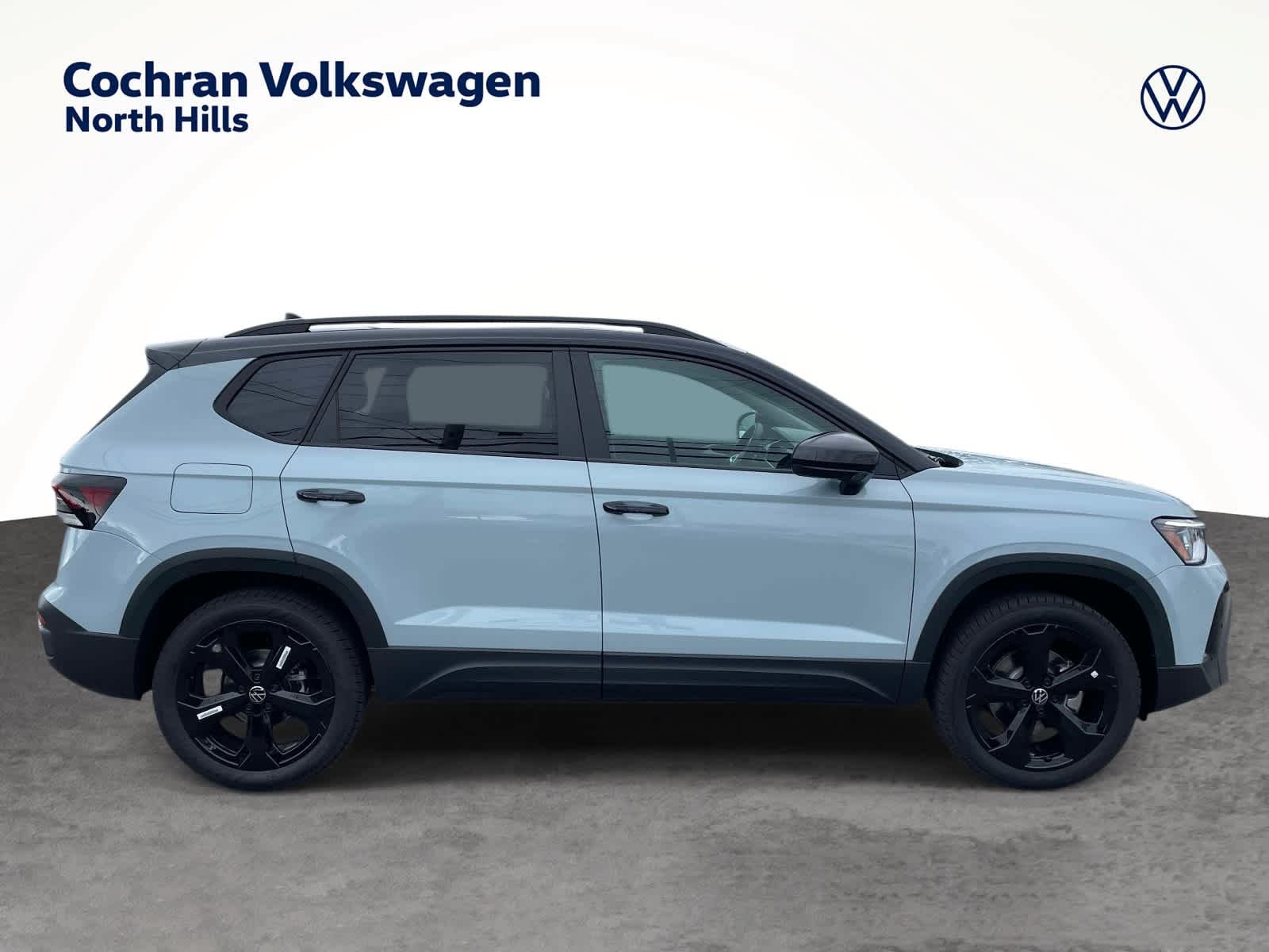 New 2026 Monument Gray w/Deep Black Roof Volkswagen SE Black image 2
