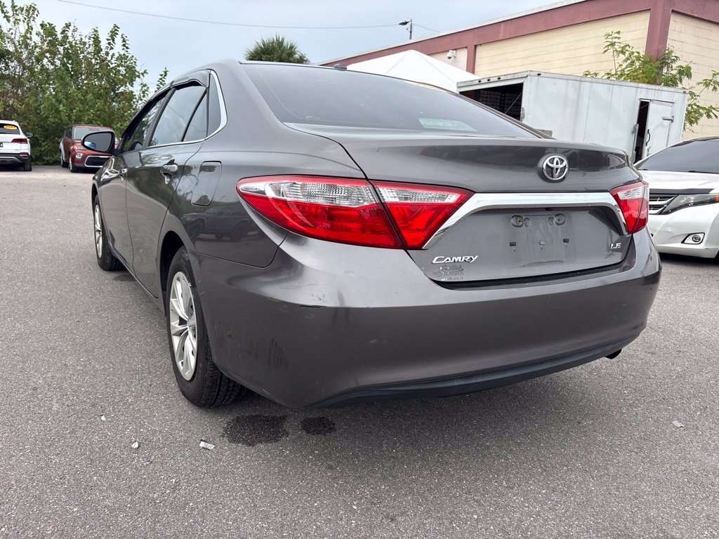 Used 2015 Gray Toyota LE image 5