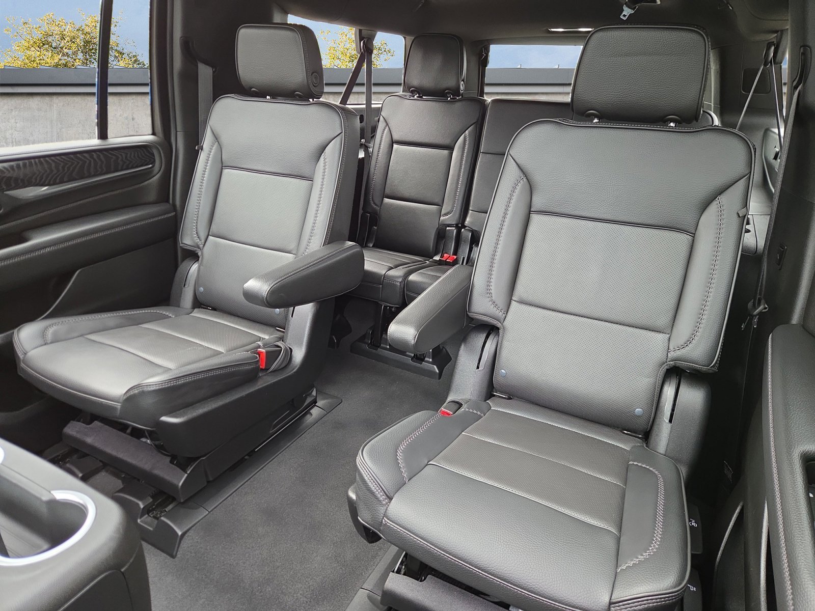 2024 GMC Yukon XL Denali - Photo 13