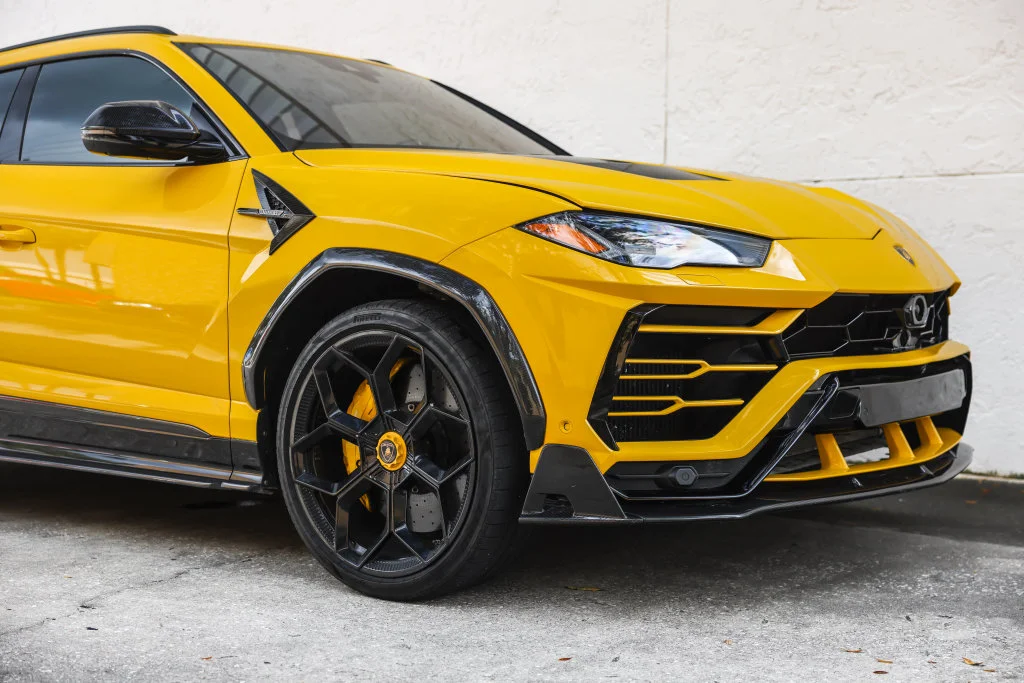 Used 2019 Yellow Lamborghini Base image 6