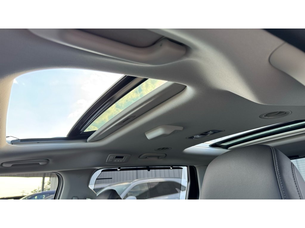 New 2027 Snow White Pearl Kia SX image 21