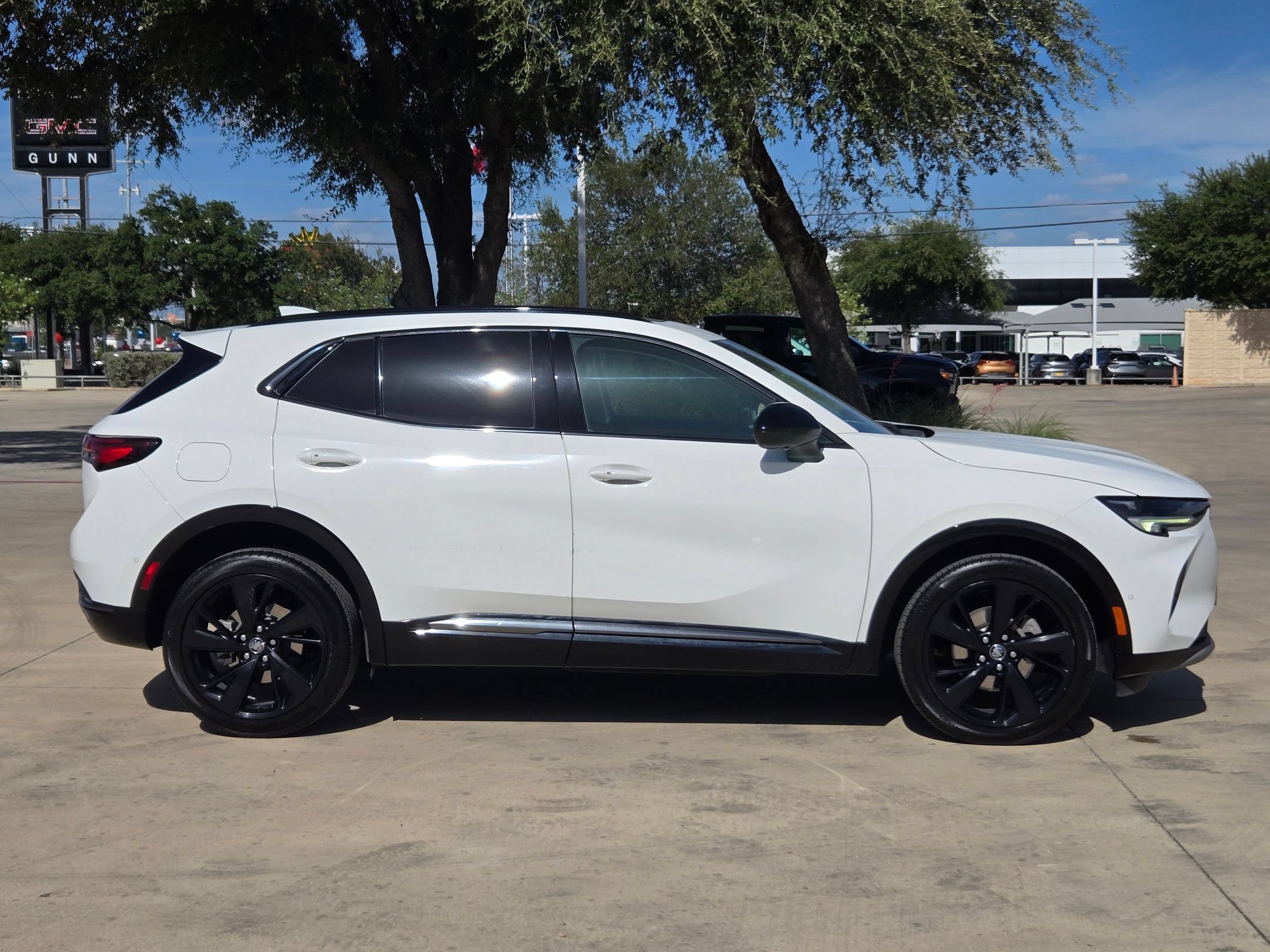 2022 Buick Envision Essence - Photo 9