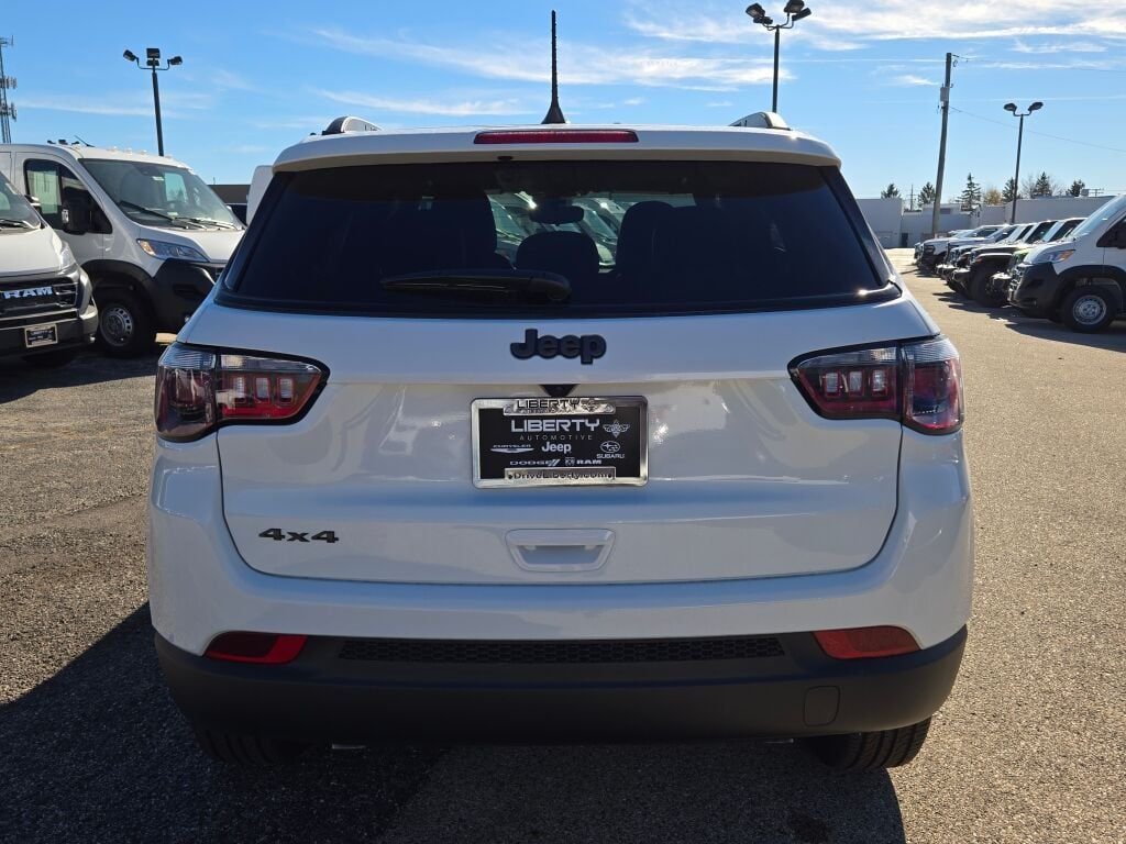 New 2026 Bright White Clearcoat Jeep Latitude image 13
