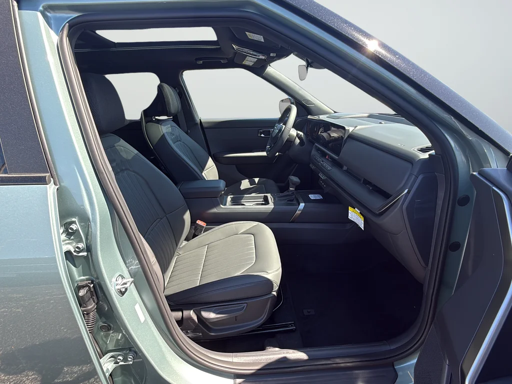 New 2027 Iceberg Green Kia X-Line S image 9