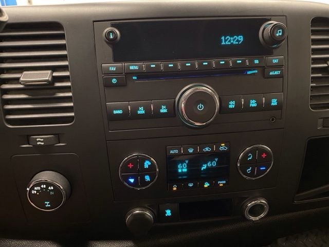 Used 2008 Silver Chevrolet LT image 35