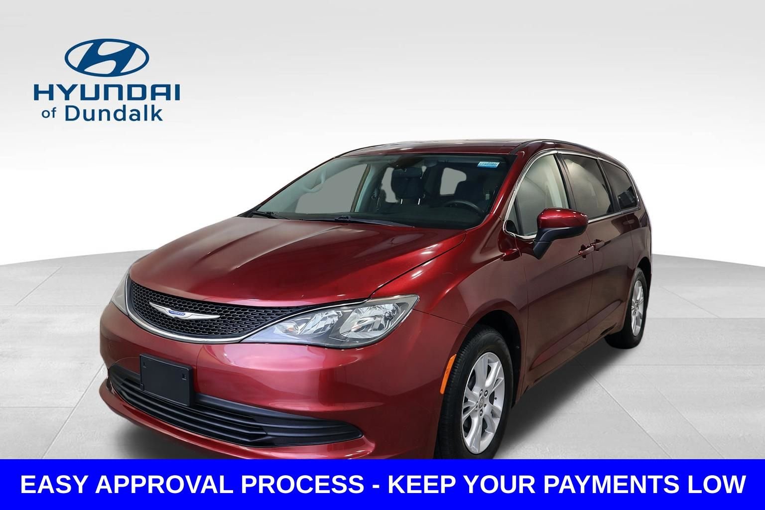 2020 Chrysler Voyager LX's photo
