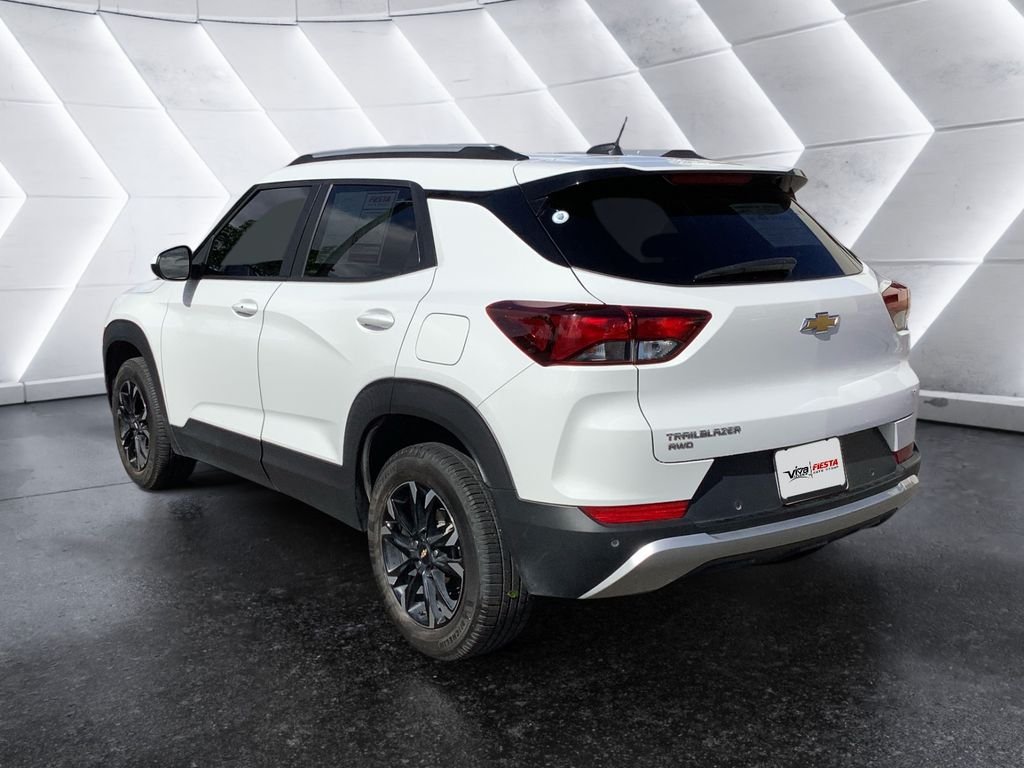 Used 2022 White Chevrolet LT image 6