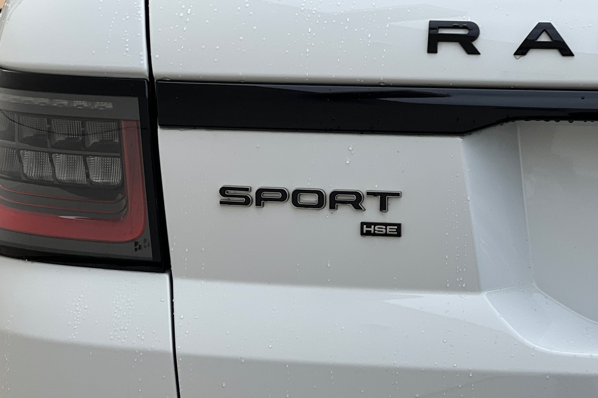 Used 2022 Fuji White Land Rover HSE Silver Edition image 12