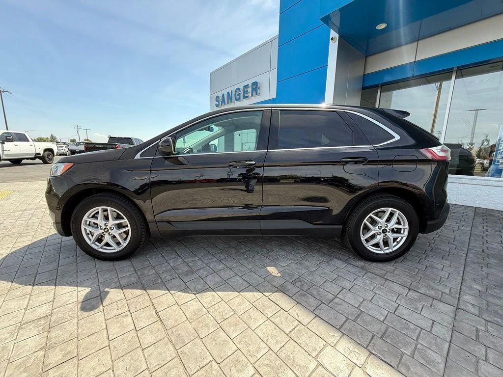 Used 2024 Black Ford SEL image 7