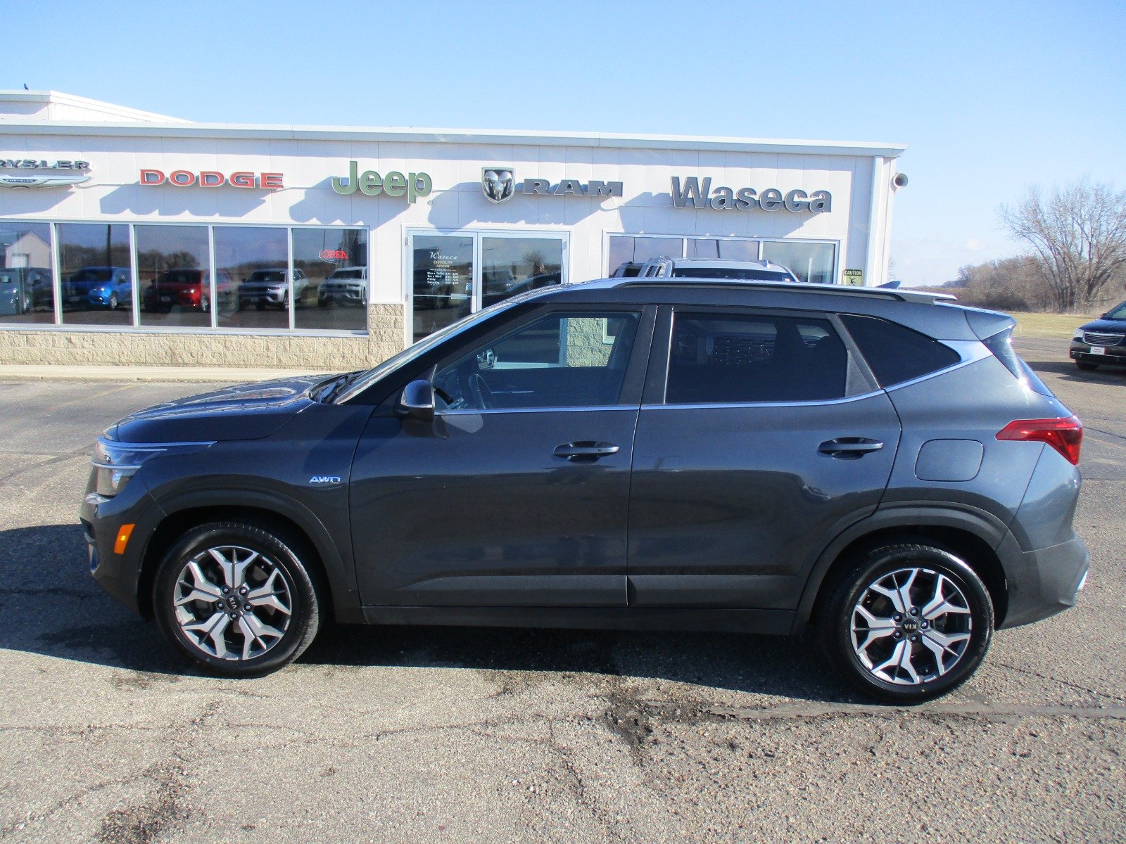 Used 2021 Kia Seltos EX with VIN KNDERCAA1M7137465 for sale in Waseca, MN