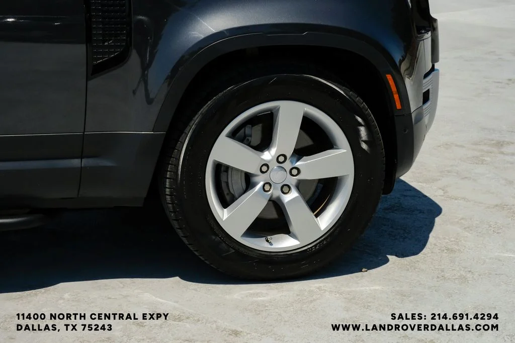 Used 2023 Carpathian Gray Premium Metallic Land Rover First Edition image 54