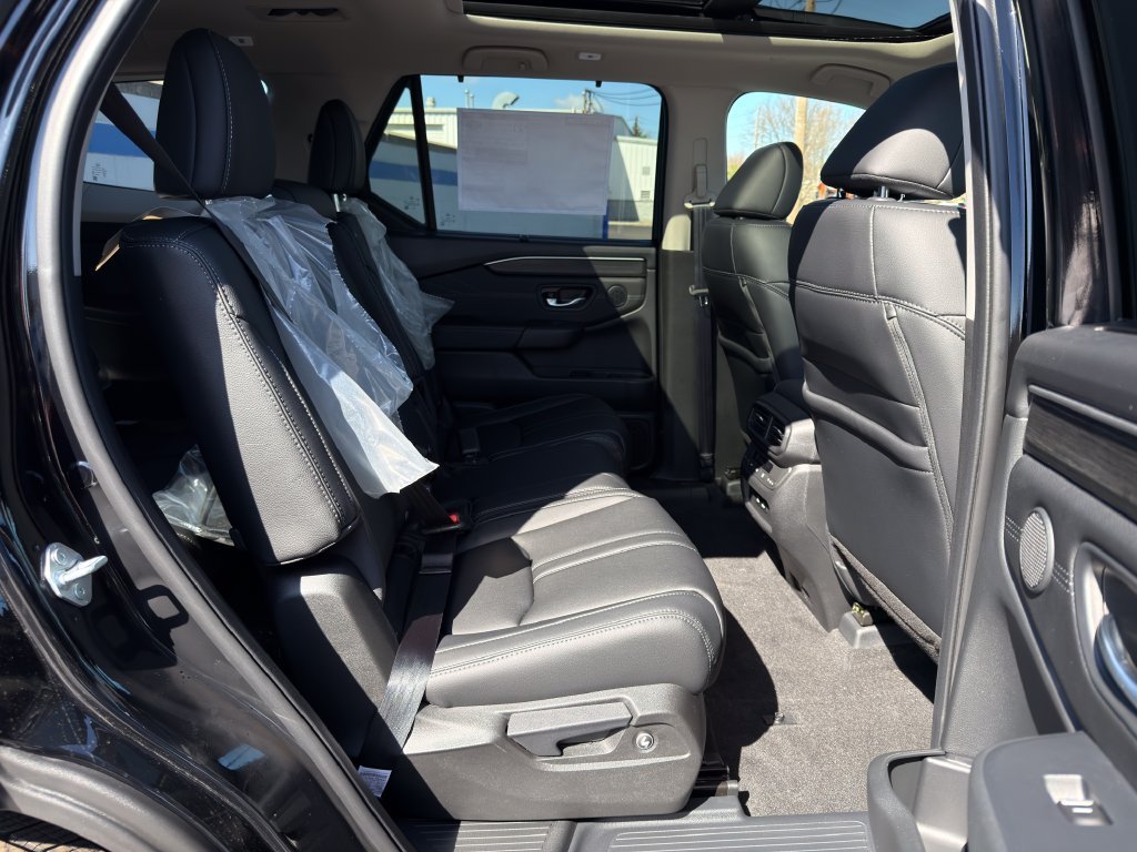 Used 2026 Crystal Black Pearl Honda Touring image 25