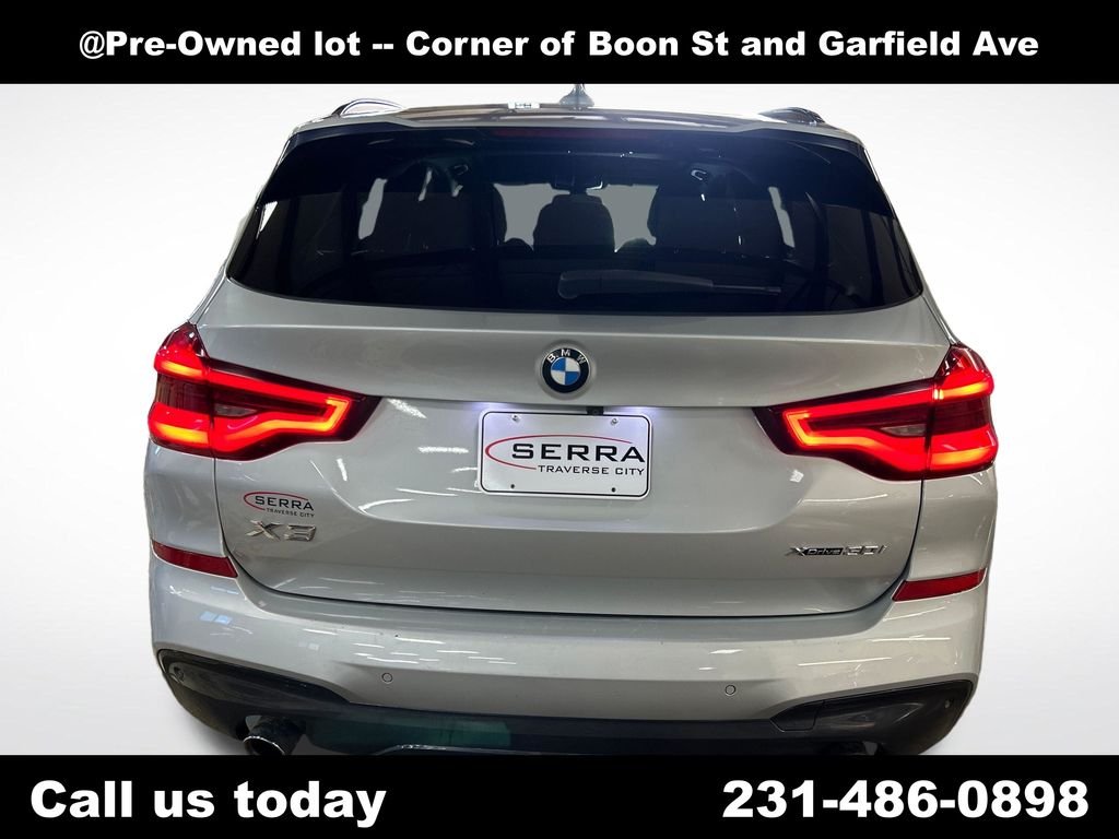 Used 2021 Silver BMW xDrive30i image 4