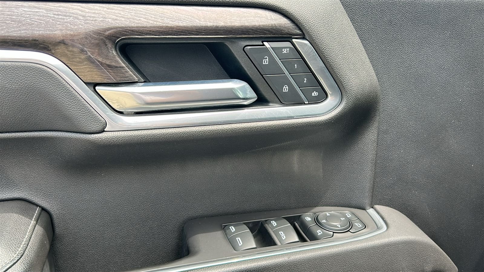 Used 2022 Blue Chevrolet LTZ image 19