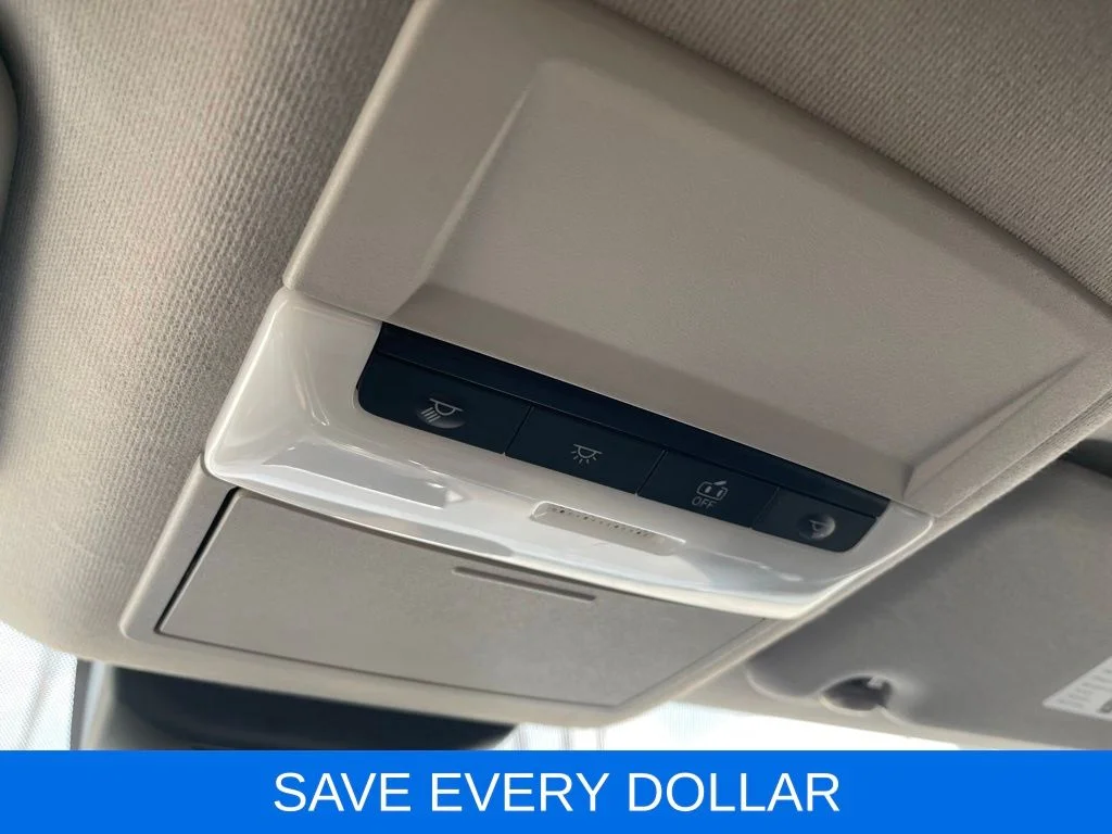 Used 2024  Nissan SV image 21