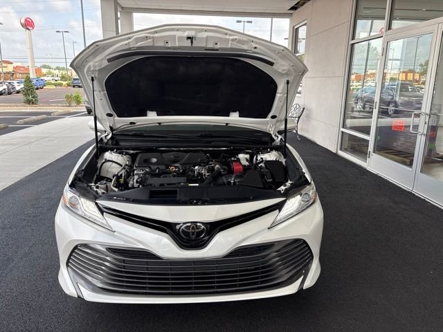 Used 2020 Pearl Toyota XLE image 32