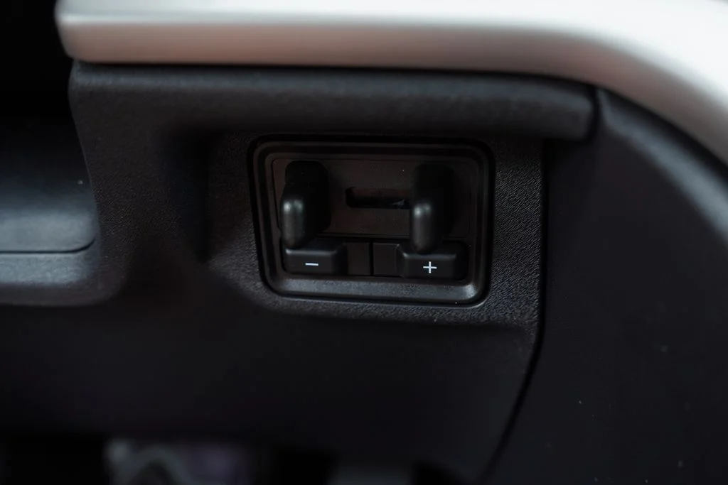 Used 2025 Agate Black Metallic Ford Active image 37