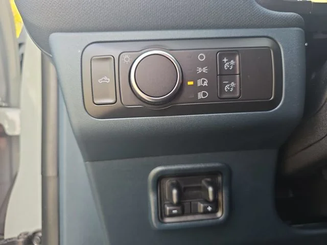 Used 2022 Green Ford Lariat image 25
