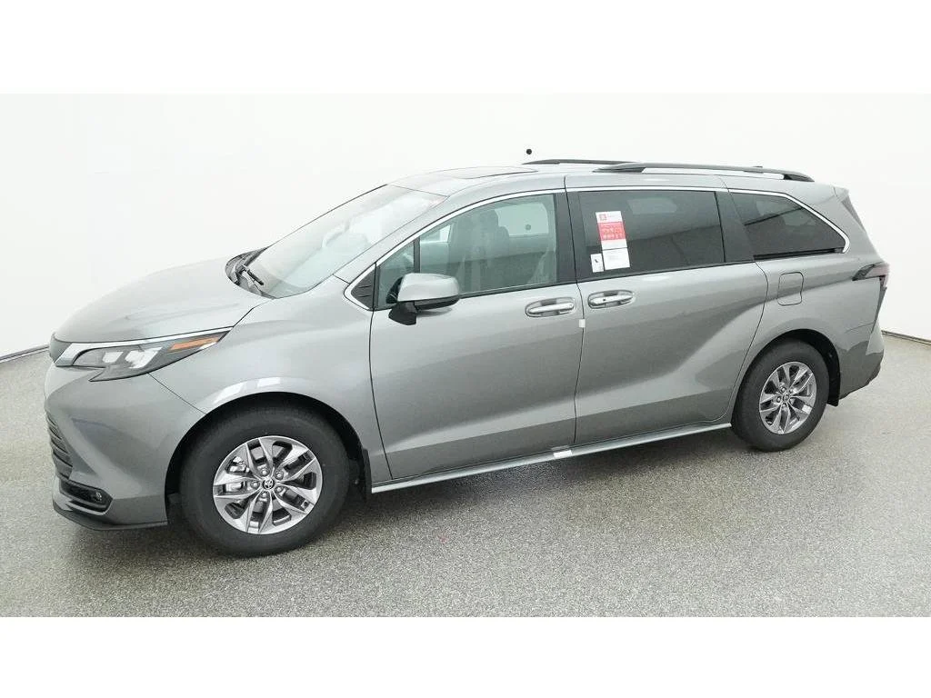New 2026 Heavy Metal Toyota XLE image 2