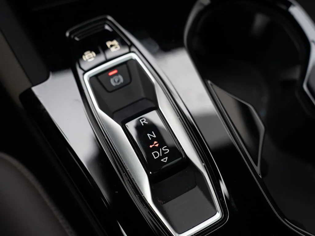 Used 2025 White Audi  image 27
