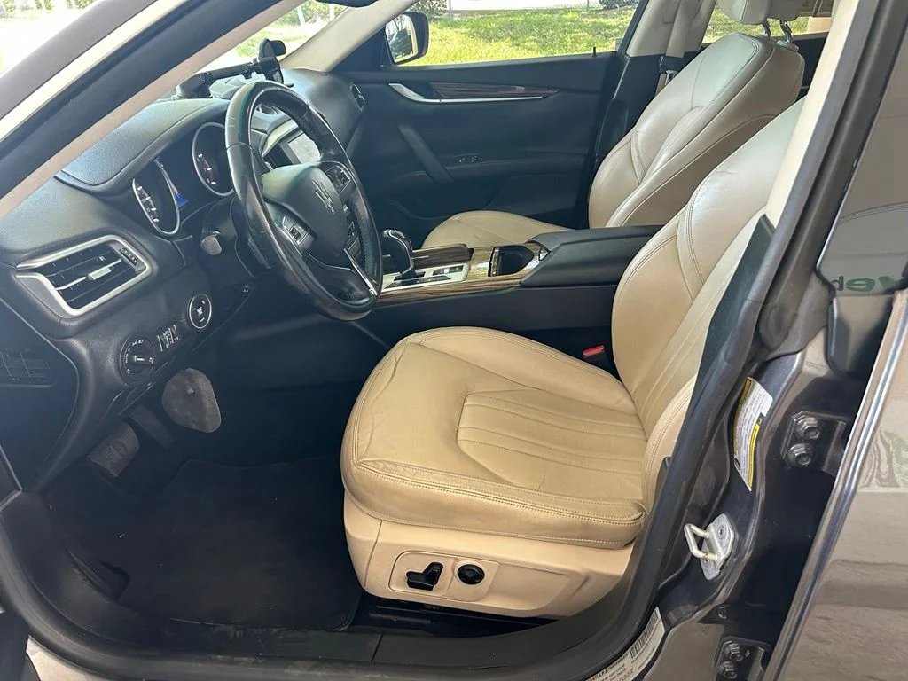 Used 2015 Gray Maserati Base image 5
