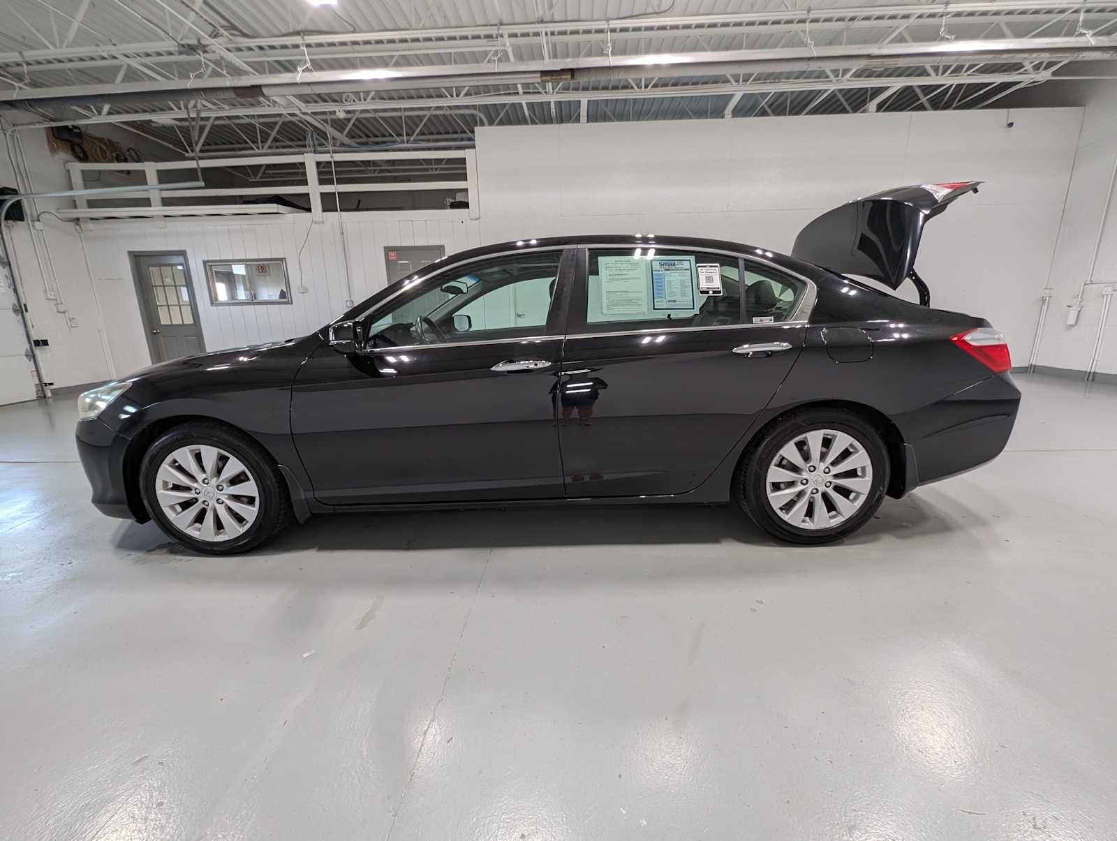 Used 2014 Crystal Black Pearl Honda EX-L image 12