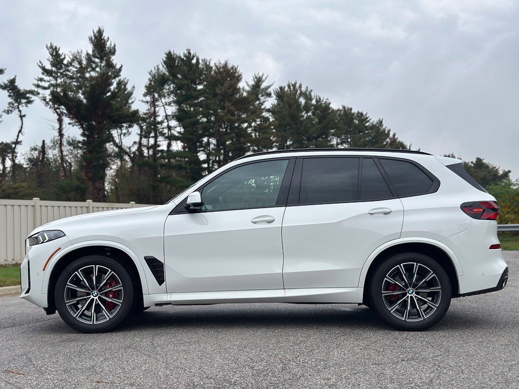 New 2026 Alpine White BMW xDrive40i image 4
