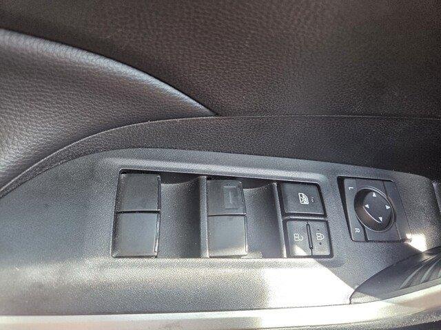 Used 2025 Ice Cap Toyota LE image 22
