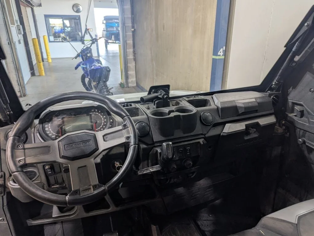 Used 2021 WHITE Polaris Premium image 7