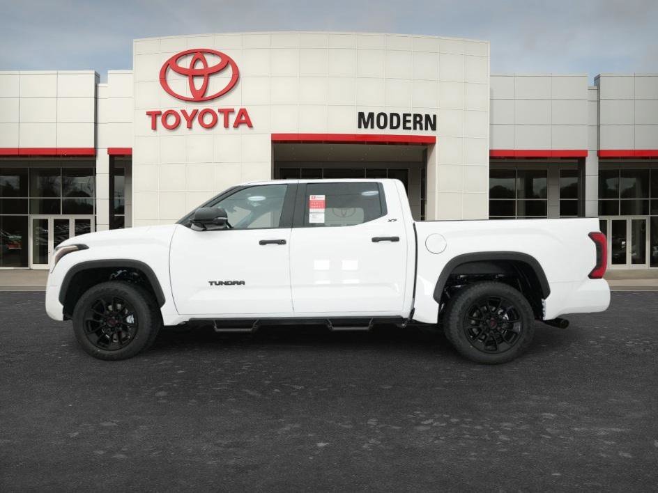New 2026 Ice Cap Toyota SR5 image 4