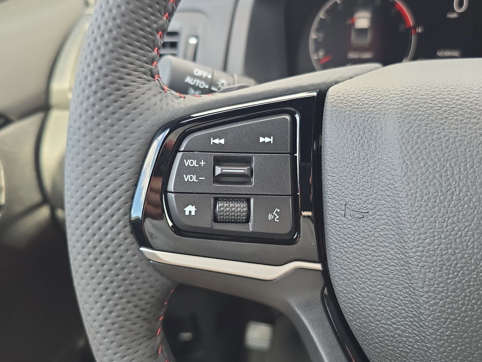 New 2026 Sonic Gray Pearl Honda Black Edition image 25