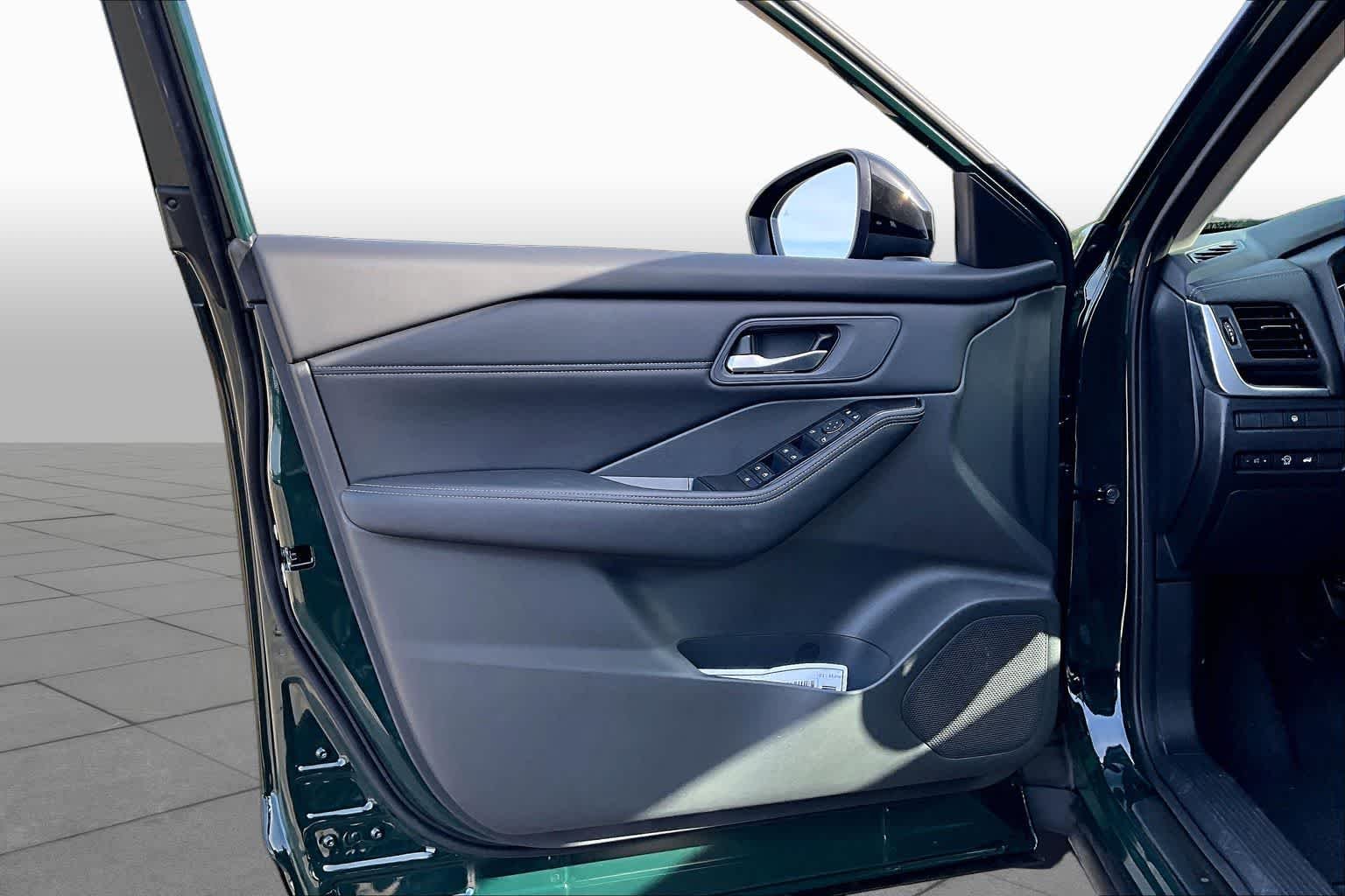 New 2026 Obsidian Green Pearl Nissan Dark Armor image 13