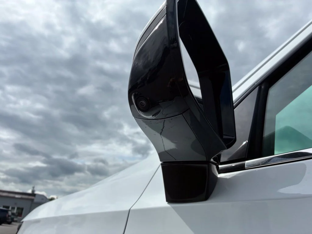 Used 2025 Summit White Chevrolet LT image 142