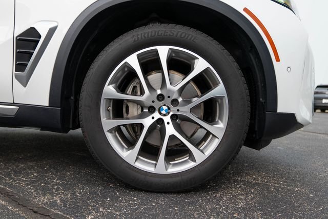 Certified Used 2024 Mineral White Metallic BMW xDrive40i image 12