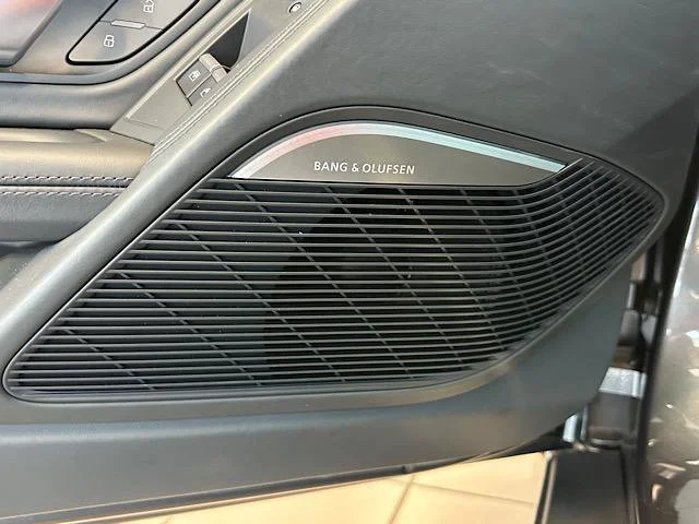 Used 2017 Daytona Gray Pearl Effect Audi V10 image 13