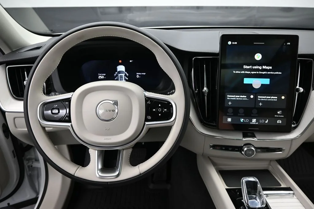 New 2026 Crystal White Volvo T8 Ultra image 11