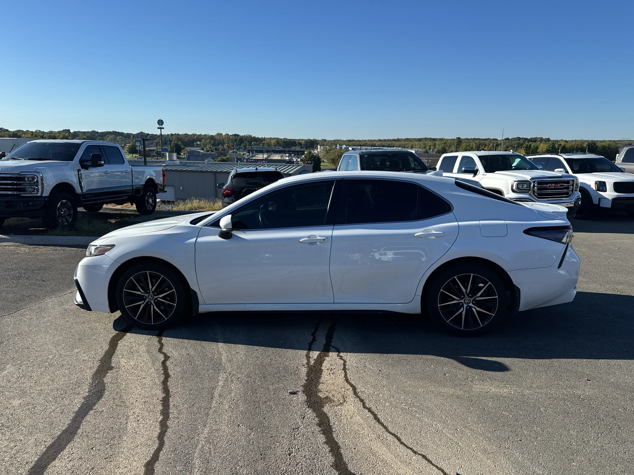 Used 2023 Ice Cap Toyota SE image 9