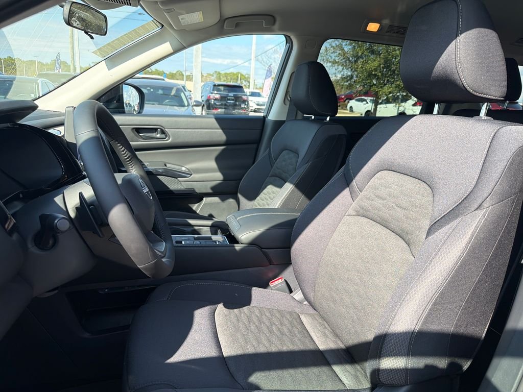 New 2026 Nissan Pathfinder SV 4D Sport Utility