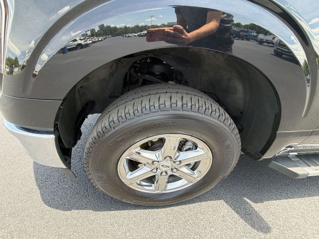 Used 2024 Black Ford XLT image 18